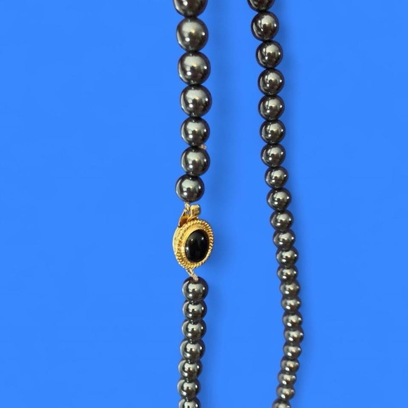 The Unbranded Brand Jewelry - black faux pearl necklace with gold tone clasp jewelry